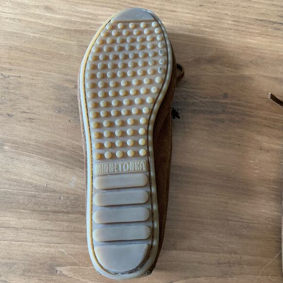 MINNETONKA Moccasin Womens 7 Kilty Hardsole Driving Dusty Brn Suede Fringe 403 - Picture 7 of 15
